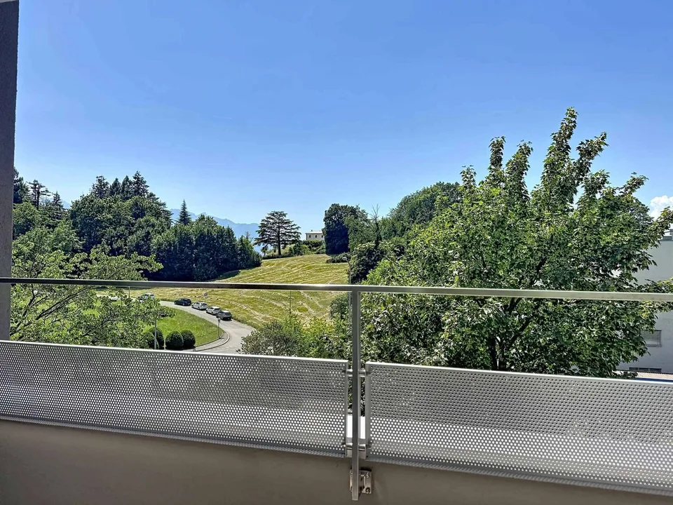 Lumineux 3.5 pièces de 77.5  m2 + grand balcon 17.5 m2