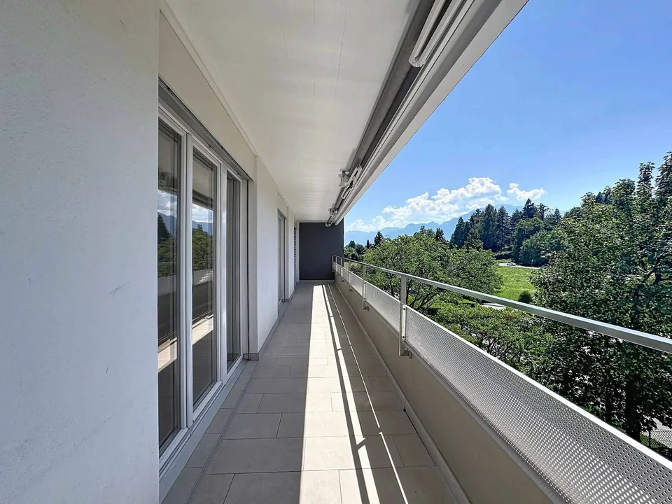 Lumineux 3.5 pièces de 77.5  m2 + grand balcon 17.5 m2