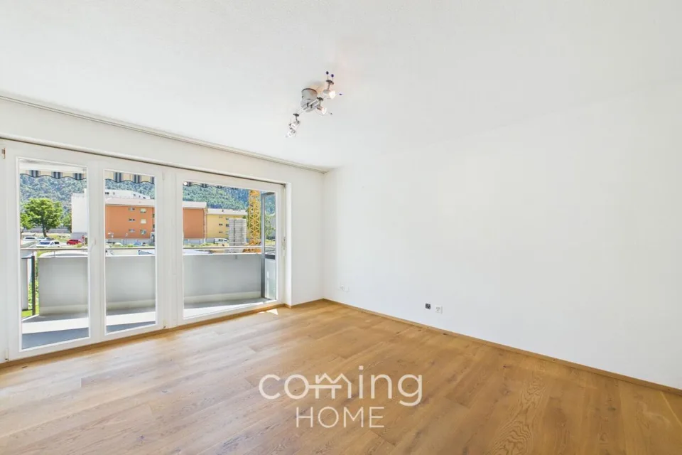 Appartamento di 4,5 locali curato a Steg-Hohtenn con balcone soleggiato e vista sulla montagna