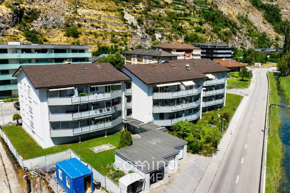 Gepflegte 4.5 Zimmerwohnung in Steg-Hohtenn mit sonnigem Balkon und Bergsicht