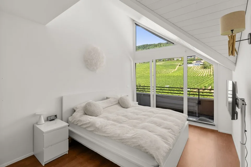 Eleganz und Komfort für dieses 4,5-Zimmer-Duplex-Penthouse mit See- und Alpenblick