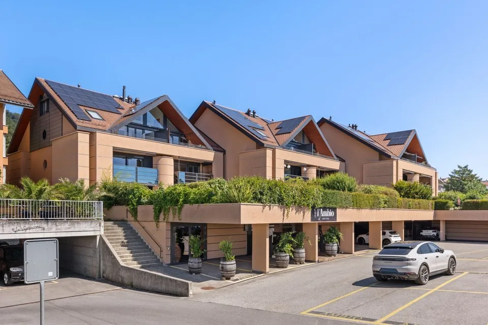 Eleganz und Komfort für dieses 4,5-Zimmer-Duplex-Penthouse mit See- und Alpenblick