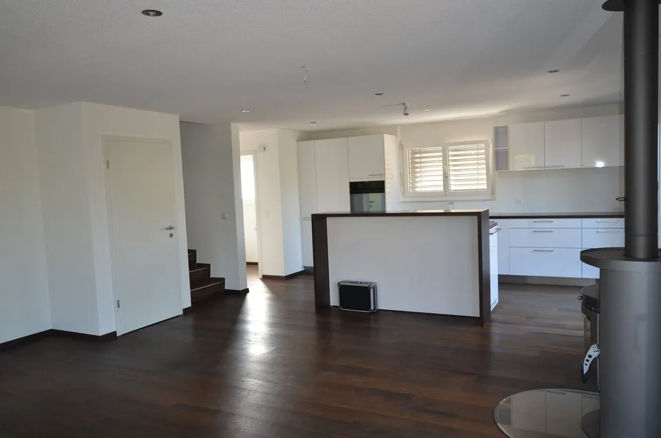 A LOUER HALLE COMMERCIALE, VILLA, DUPLEX, PLACES PARC