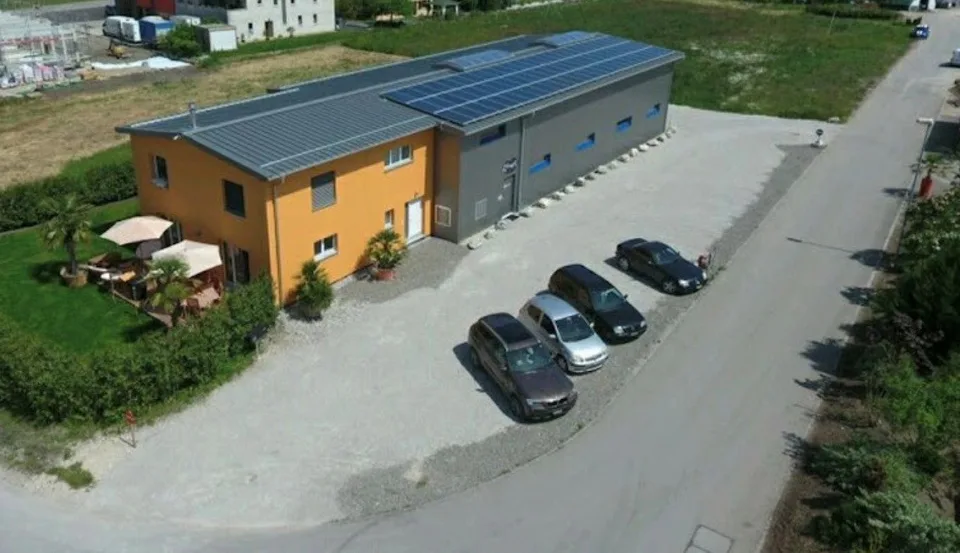 A LOUER HALLE COMMERCIALE, VILLA, DUPLEX, PLACES PARC