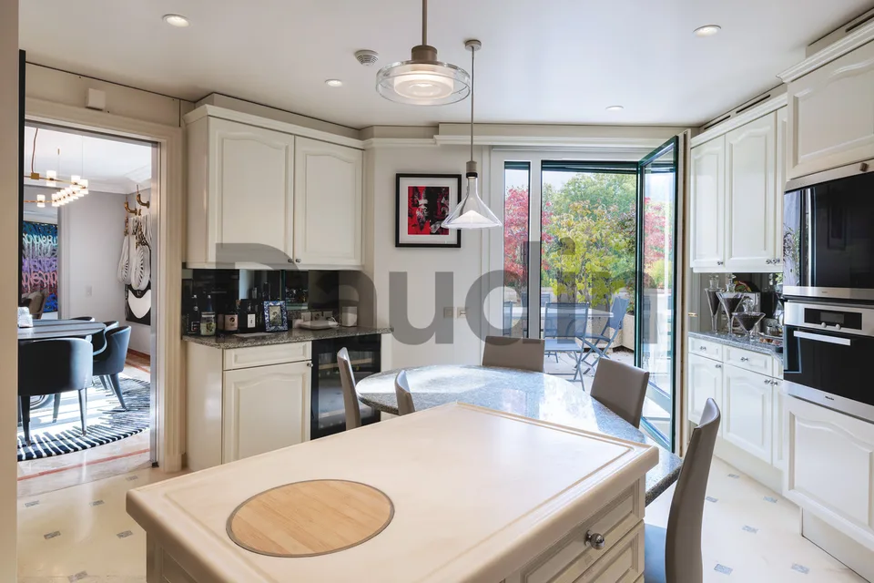 Duplex d'exception d'une surface de 470 m2 pondérés à Champel