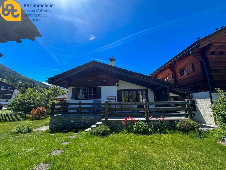 SAISON HIVER 2027 - chalet 4 pièces avec jardin et vue sur les montagnes