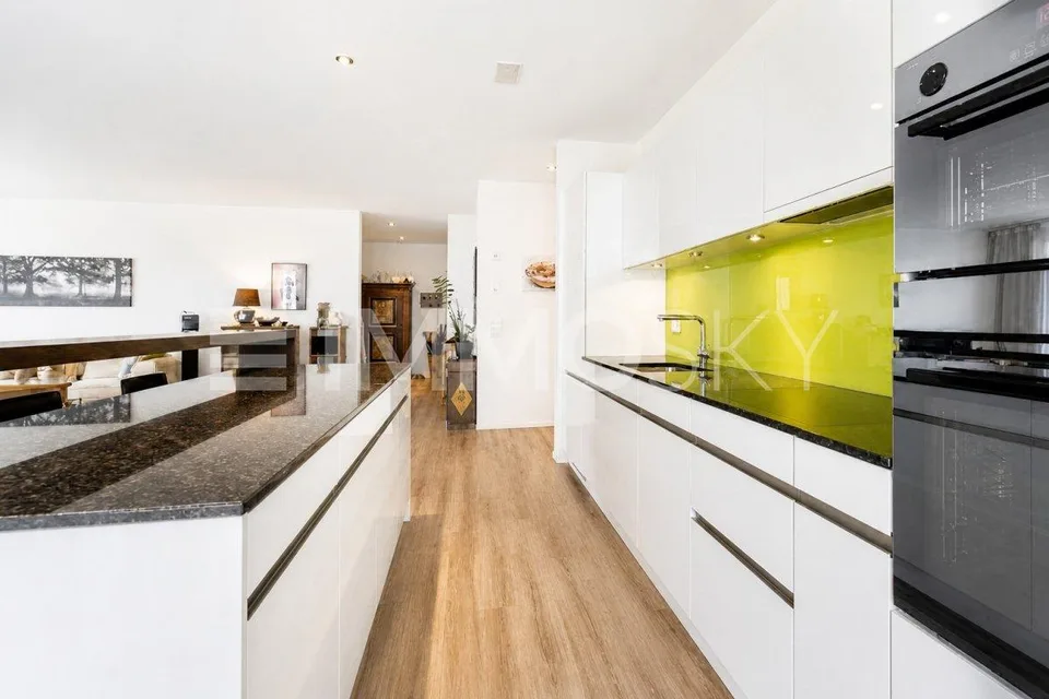 Grosszügige Wohnung mit Aussicht