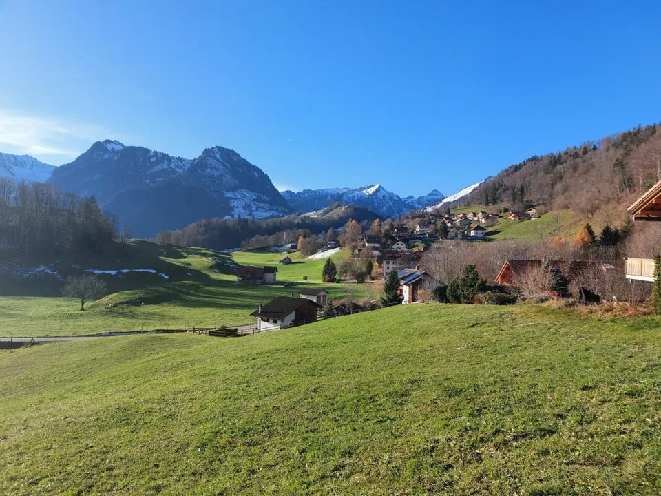 A2 - Appartamento nuovo di 4.5 locali al 2° piano, a Les Sciernes d'Albeuve