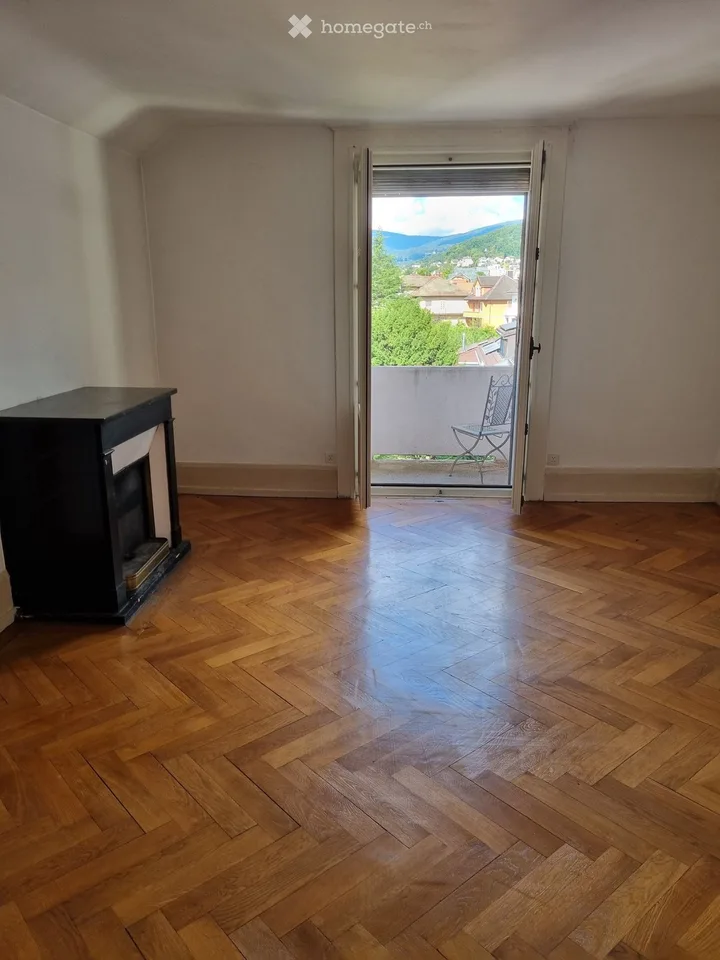 5,5 locali in affitto immediato a Neuchâtel, tranquillo, con vista