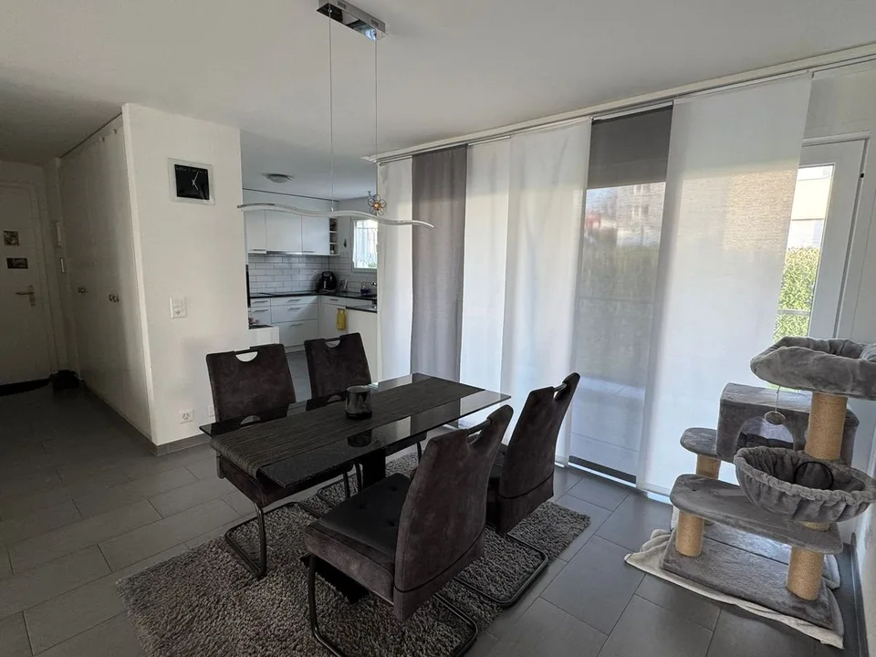 Très bel appartement de 3.5 pièces - grand balcon - dans un petit immeuble