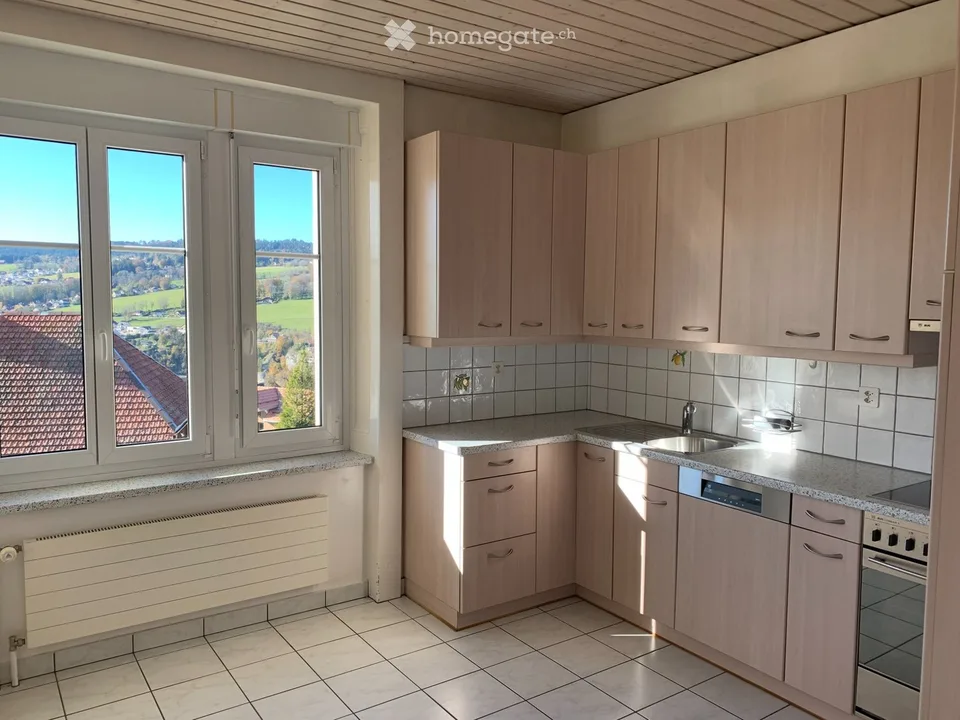 Appartement de 4 pièces avec garage à louer