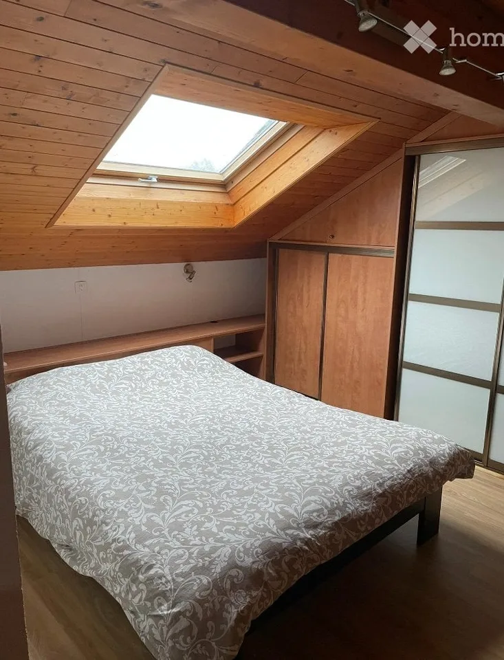 Grande chambre avec salle-de-bains privative à Versoix