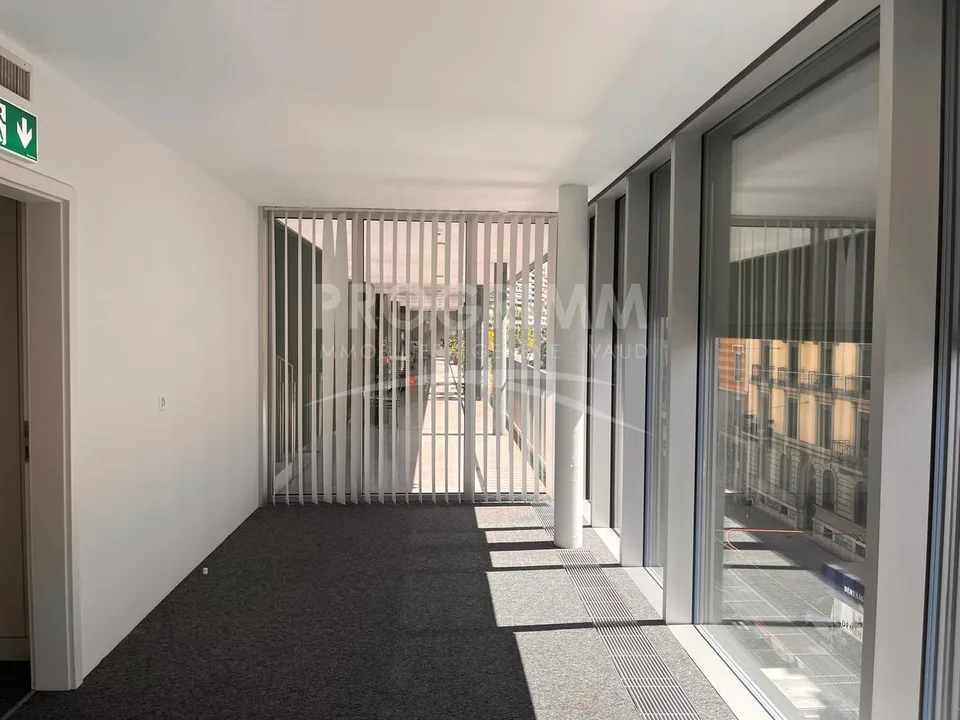 Sektion Jonktion - Superbe Büros von 100m2 - 3. Etage - Hell und klimatisiert - Parkplätze optional.