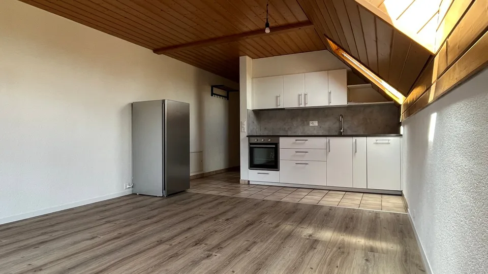 1.5 Zimmerwohnung Ost mit Balkon, Dachgeschoss, mit Aufzug