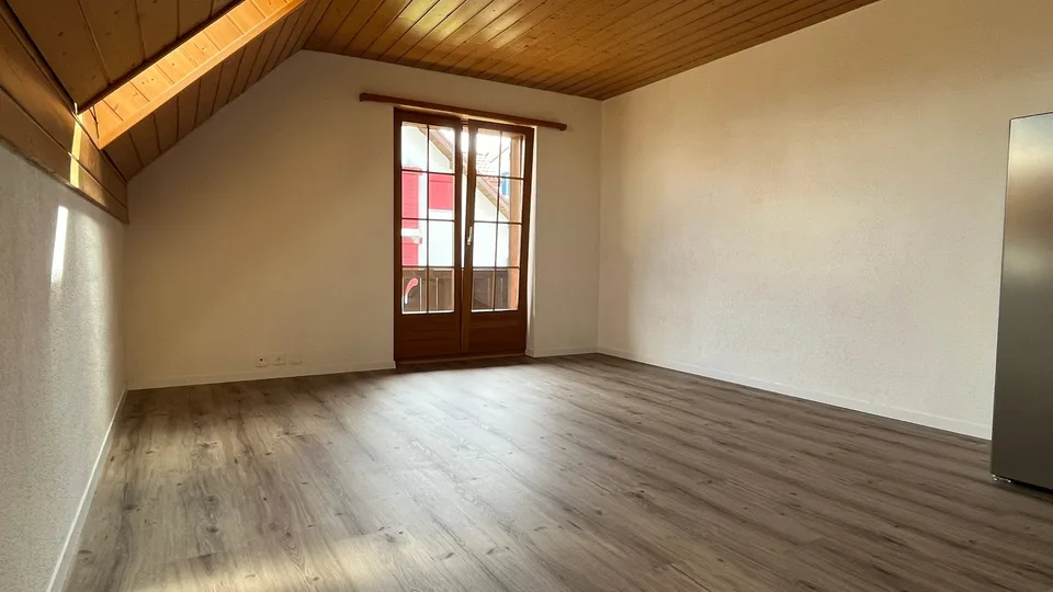 1.5 Zimmerwohnung Ost mit Balkon, Dachgeschoss, mit Aufzug