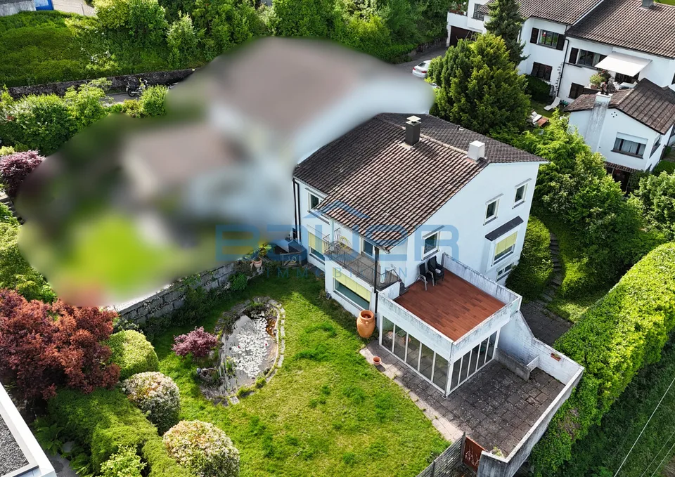 Familienfreundliche Doppelhaushälfte mit Seesicht und Garten