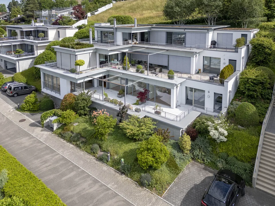 Exklusives Terrassenhaus mit traumhafter Seesicht