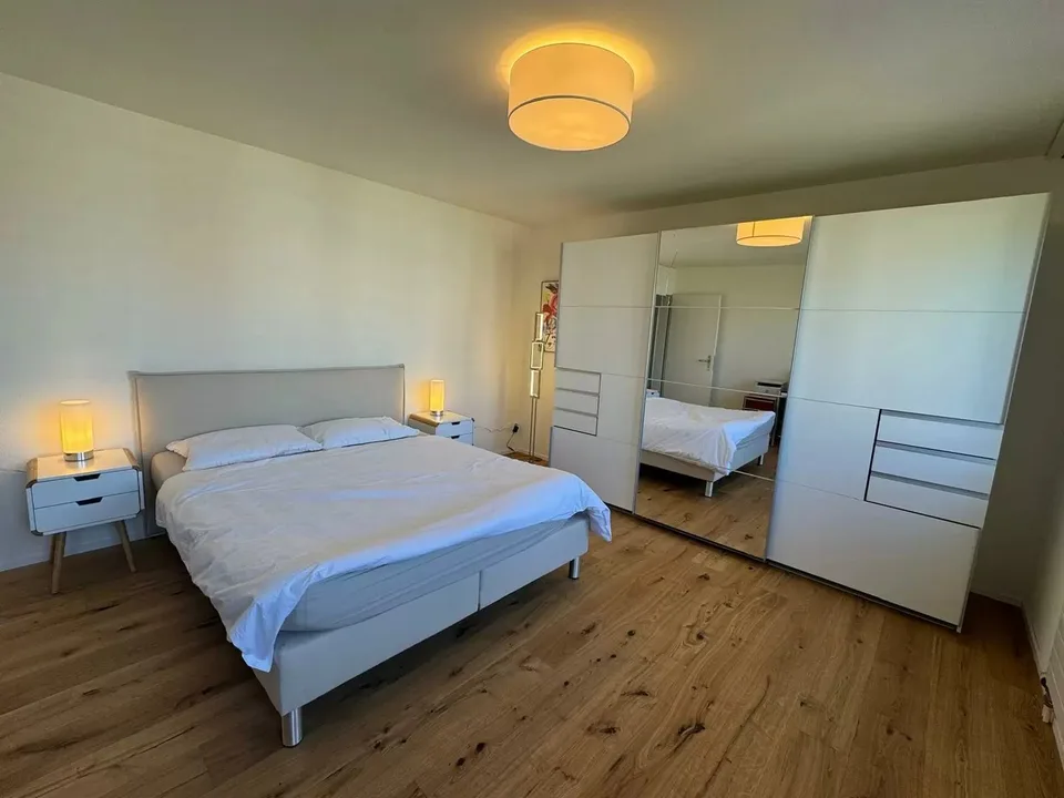 Möblierte 3.5-Zimmerwohnung mit Seeblick im Zentrum von Zug
