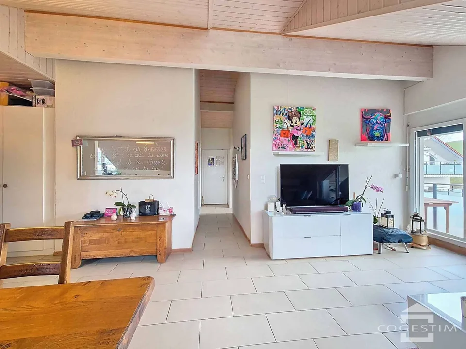 4,5 Zimmer mit Terrasse und freier Sicht