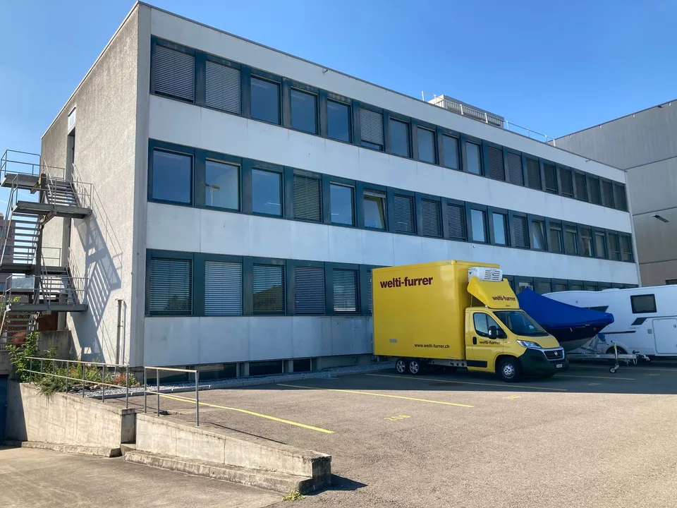 Helles Büro an zentraler Lage in Dielsdorf zu vermieten