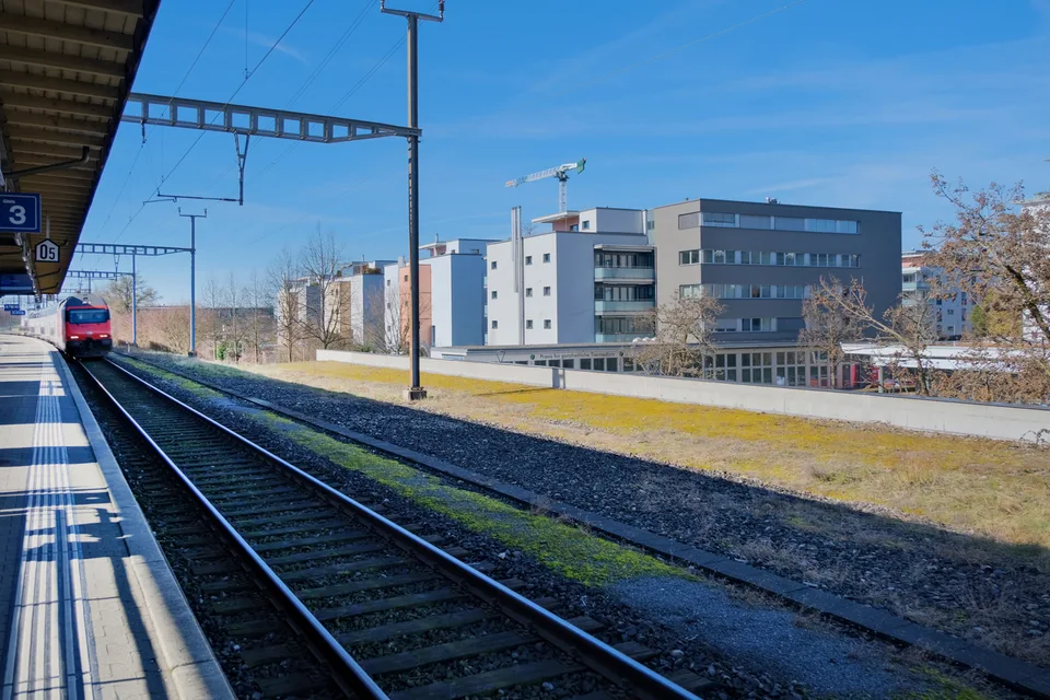 Espaces de bureau/pratique à la gare de Baar ZG