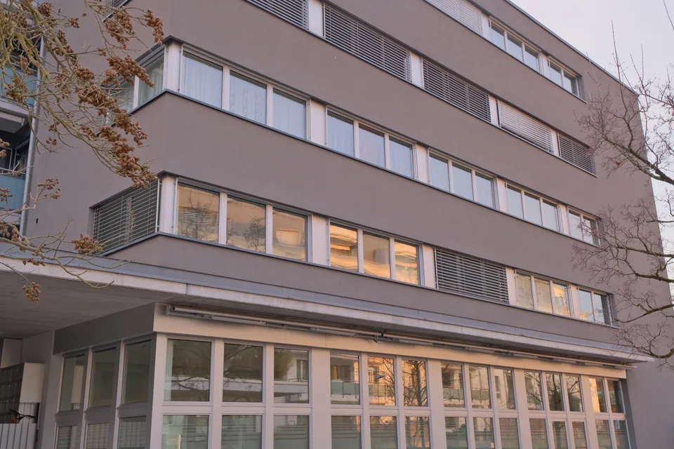 Espaces de bureau/pratique à la gare de Baar ZG