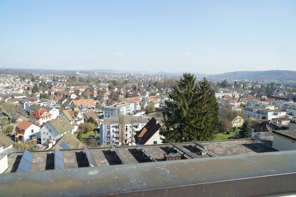 2-Zimmer Dachwohnung mit Blick über Schaffhausen