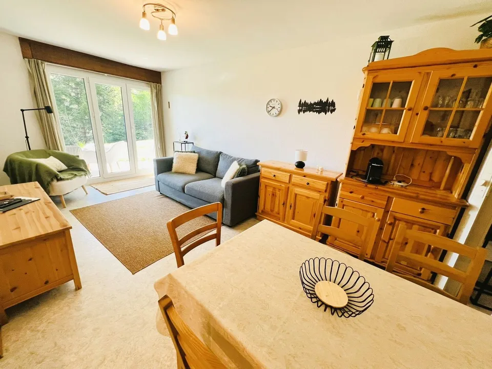 Beautiful 3.5 rooms renovated - Spacious and bright - Quiet location - Very well located - Beautiful view
