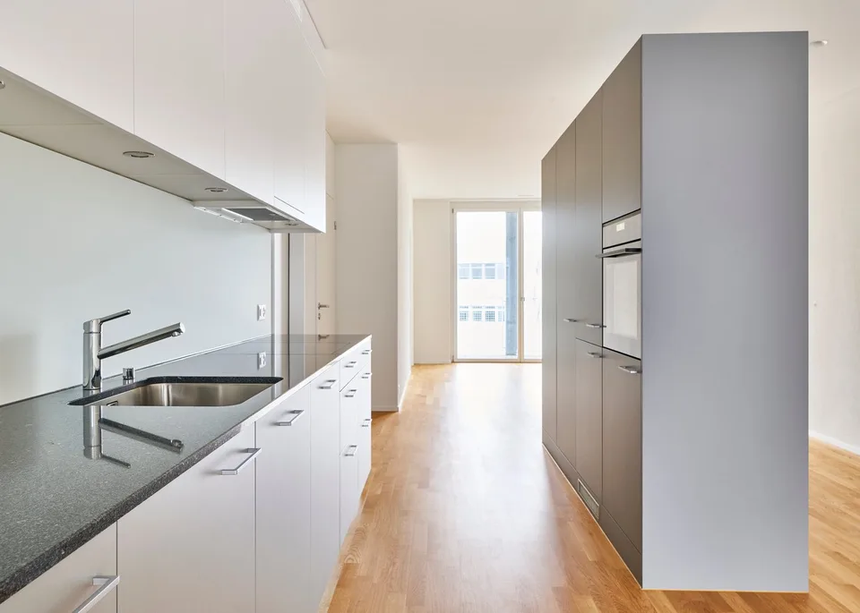 Vivere in modo sostenibile in un appartamento nuovo di 4,5 locali moderno