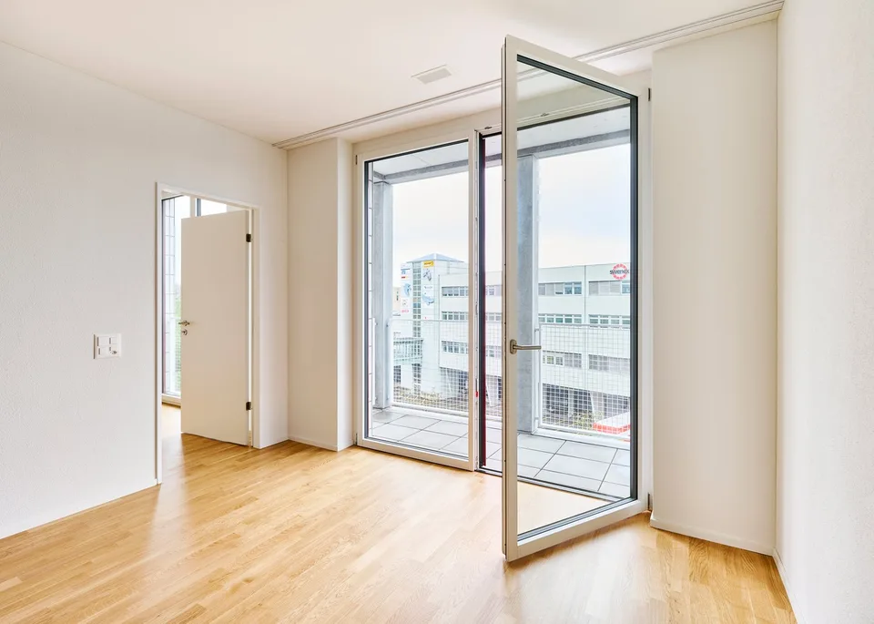 Vivere in modo sostenibile in un appartamento nuovo di 4,5 locali moderno