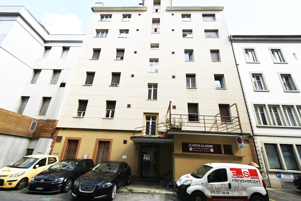 Edificio con 12 appartamenti nel cuore di La Chaux-de-Fonds