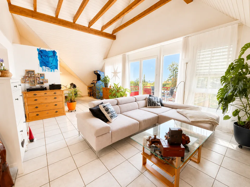 Ampio appartamento duplex di 4½ locali mansardato con vista panoramica