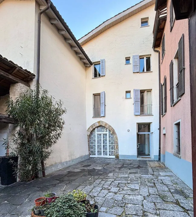 8 appartamenti a reddito! a pochi km da Lugano
