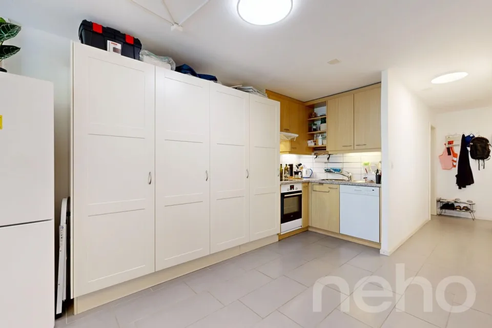Charming 2.5-room apartment with balcony and 2 bathrooms – photo 16 of 20