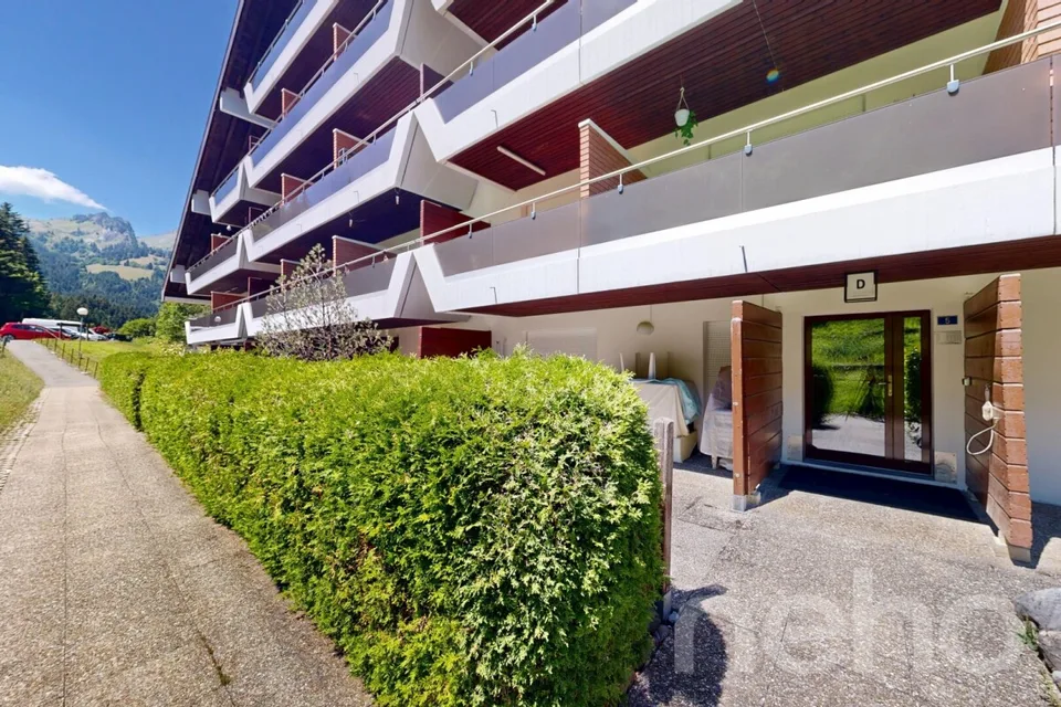 Charming 2.5-room apartment with balcony and 2 bathrooms – photo 12 of 20
