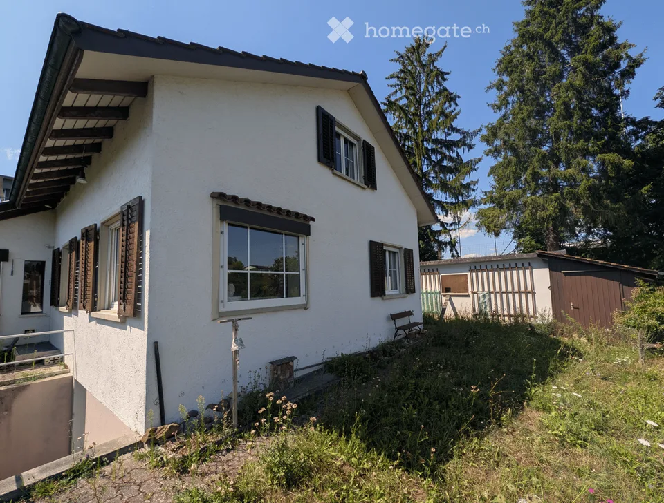 Charmantes 4.5-Zimmer-Einfamilienhaus mit grossem Gartenparadies und separater Garage in Eglisau