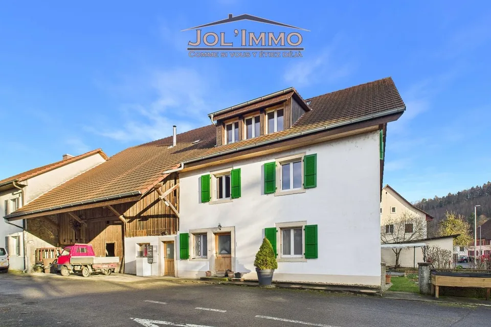 Petit immeuble rénové - 3 appartements à Vendlincourt