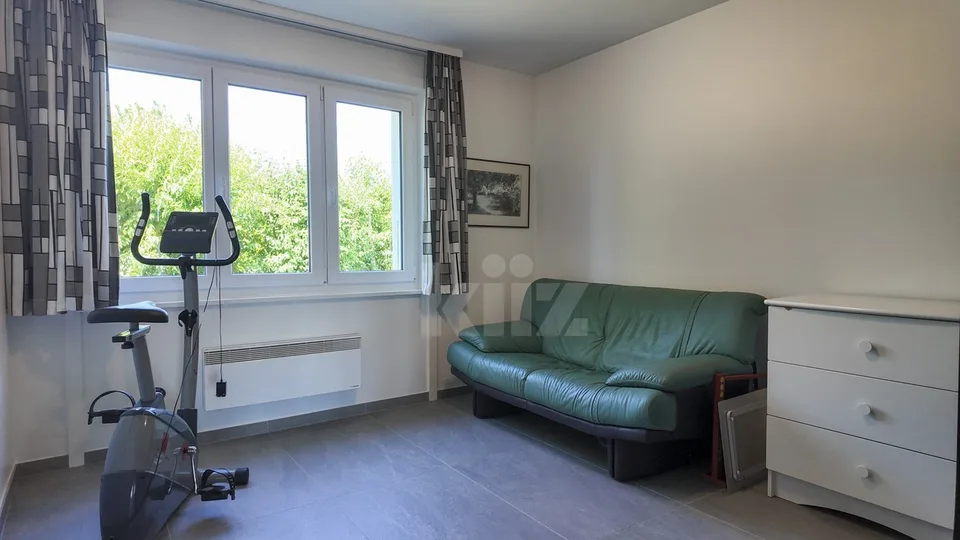 Bella villa curata con vista sul lago e le montagne – foto 9 di 13