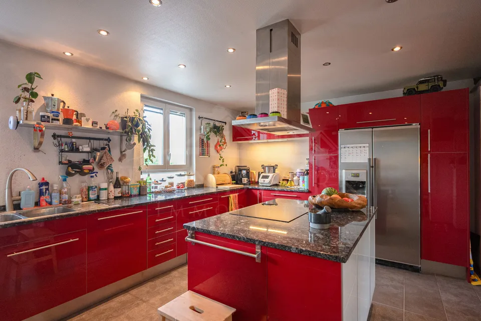 7.5-Zimmer-Haus mit 1202m² Baulandreserve in Kappel SO