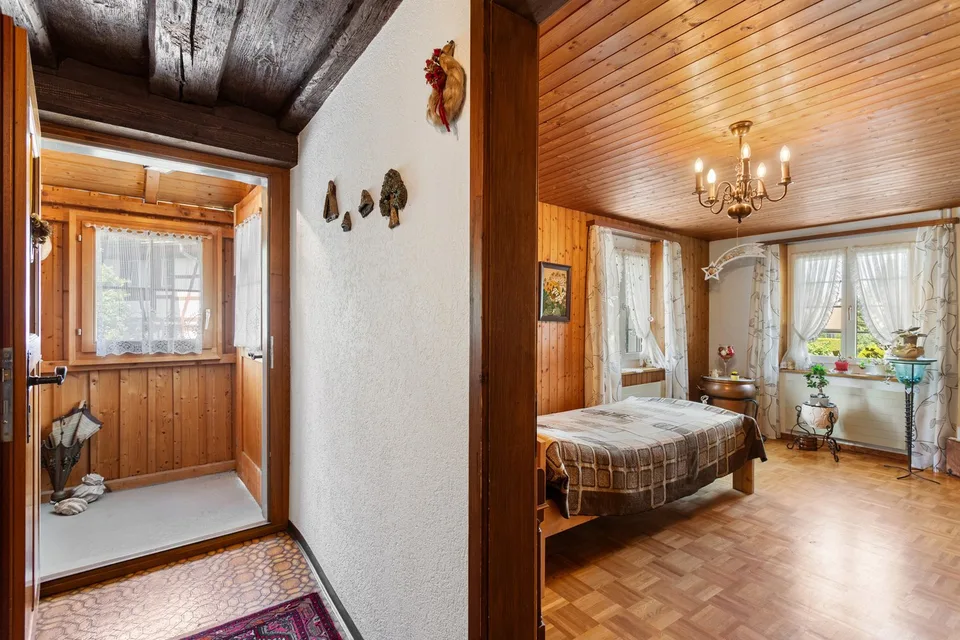 Casa a schiera caratteristica con fienile e grande giardino