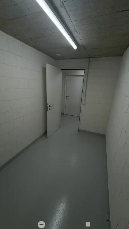 Locaux de stockage (61m2 + 153m2)