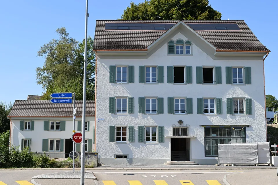 Charmante 5.5-Zimmer-Wohnung mit Kachelofen und Fischgrätparkett