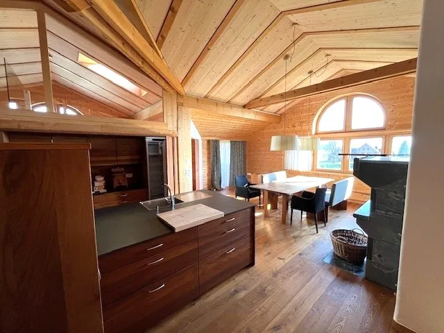 Grosszügige 4.5-Zimmer-Wohnung mit schöner Aussicht in Kaltbrunn