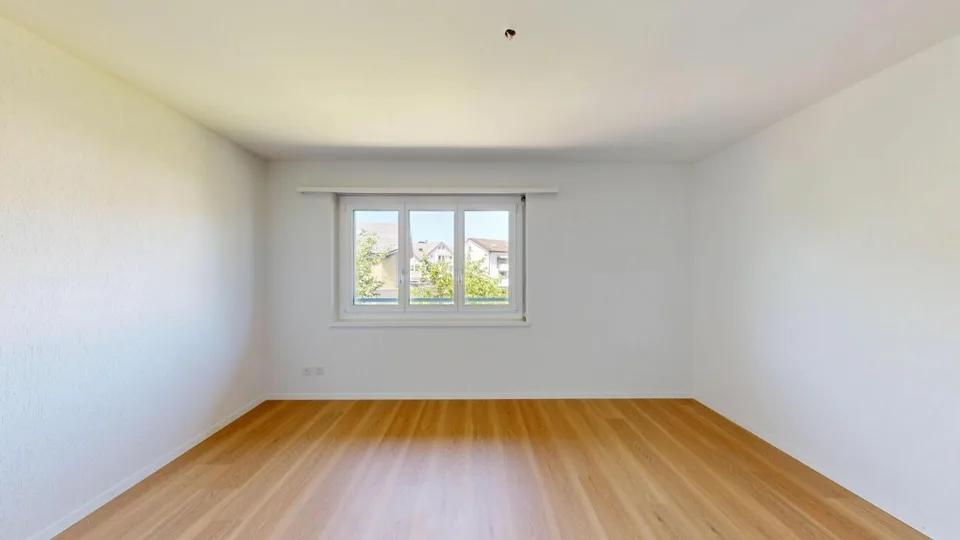 Vivere nel nuovo splendore - Appartamento di 3,5 locali luminoso con balcone soleggiato - Prima occupazione dopo ristrutturazione completa
