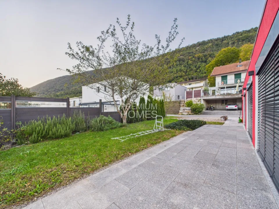 Oasi abitativa per famiglie con molto spazio e comfort – foto 9 di 12