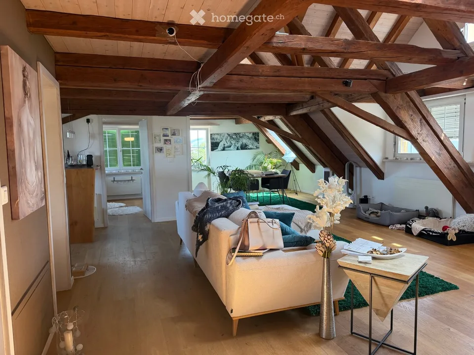Heimelige 2.5 Z. Dachwohnung inkl. Privatersauna