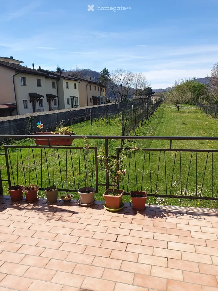 Villa mit Garten (EIN HUND oder KATZEN ERLAUBT)