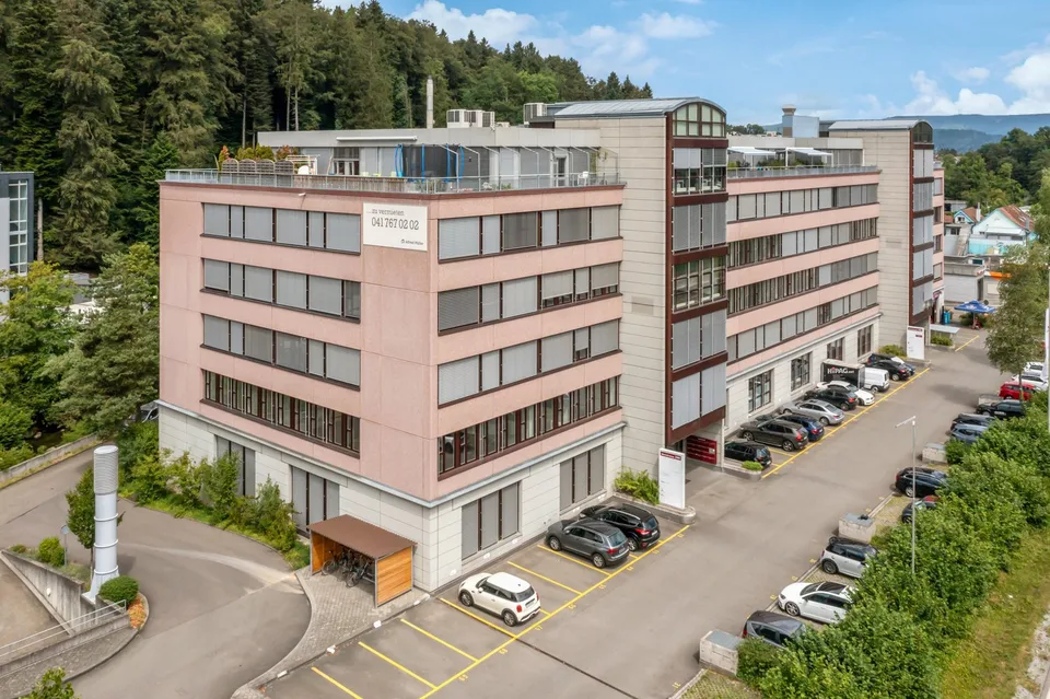 Attraktive Gewerbefläche - Büro, Produktion und Lager unter einem Dach