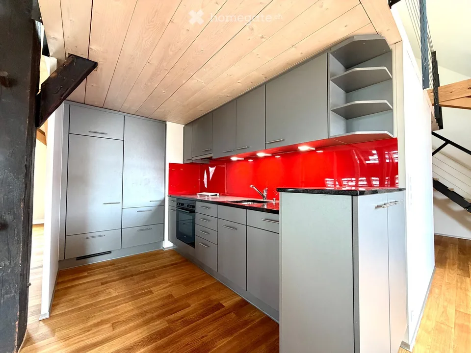 Charmante 2.5-Zimmer-Dachgeschosswohnung in Münsingen – sofort verfügbar!