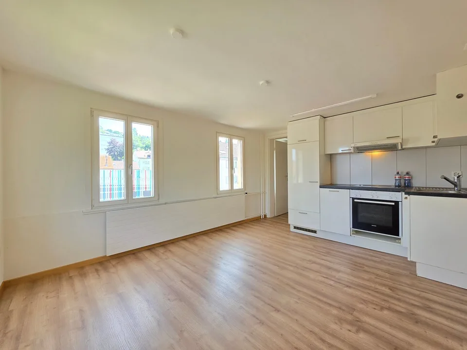 Appartement de 2,5 pièces rafraîchi – parfait pour les célibataires ou les couples !